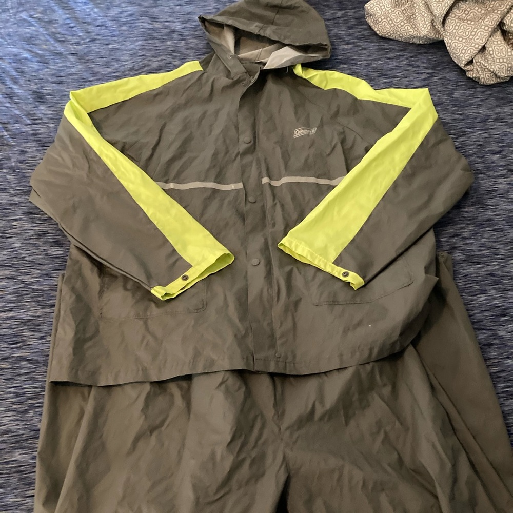Coleman vinyl/poly rain suit